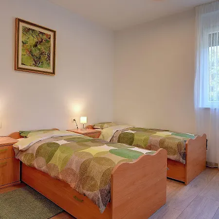 Modernes Mit Grosser Terrasse Pjescana Uvala